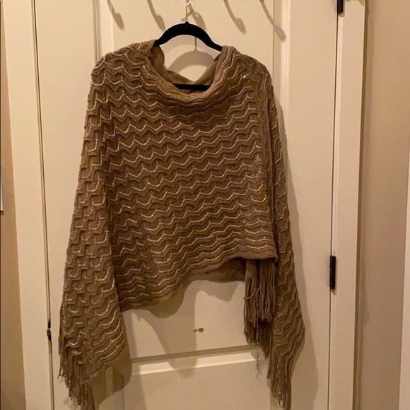 Shawl cape - Picture 1 of 8